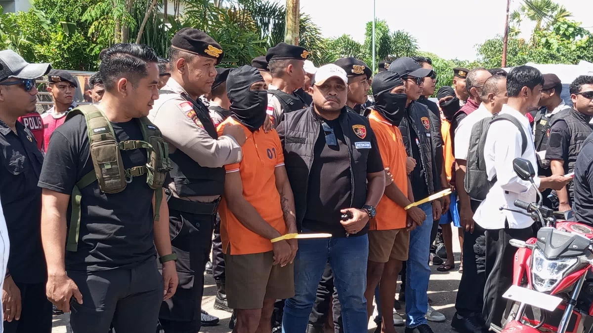 Timsus Kapolda NTT Rekonstruksi Kasus Kematian Sebastianus Bokol, Tujuh Terduga Pelaku Hadir