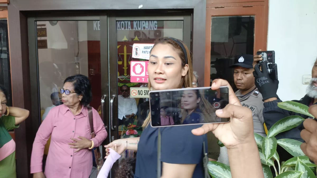 Berkas Mokrianus Lay Tahap II Setelah Tiga Tahun, Korban Datangi Kejari Kota Minta Keadilan bagi Dua Anak