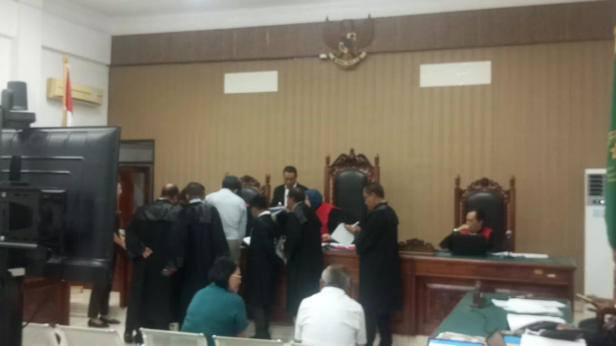 Sidang Kasus Kredit Bank NTT, Rahmat Transfer Rp500 Juta ke Rekening Chris Lianto untuk Bayar Utang