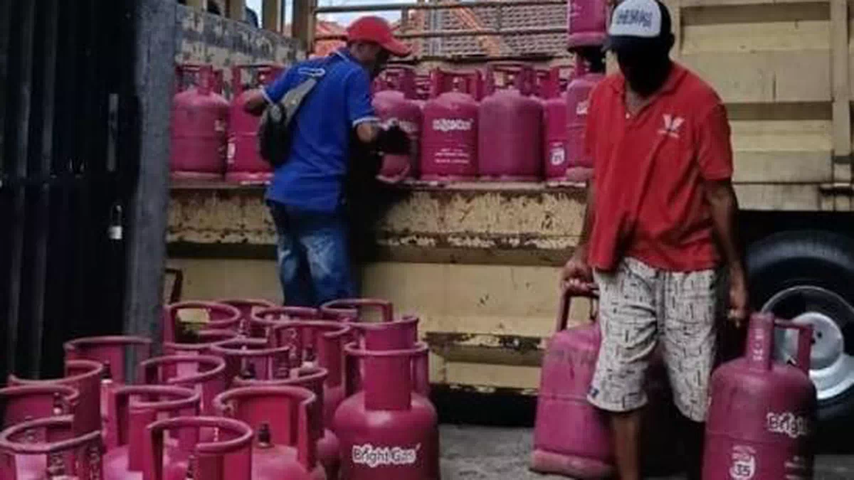 Kelangkaan LPG dan Harga Melambung di Kupang Polda NTT Akan Periksa 60 Outlet dan Dapur MBG