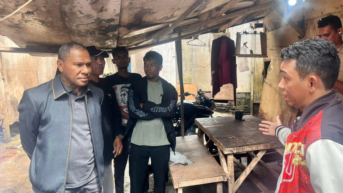 Wagub NTT Blusukan ke Bedeng Pekerja di Bali, Temukan Anak Tak Sekolah hingga Ingatkan Disiplin Perantau