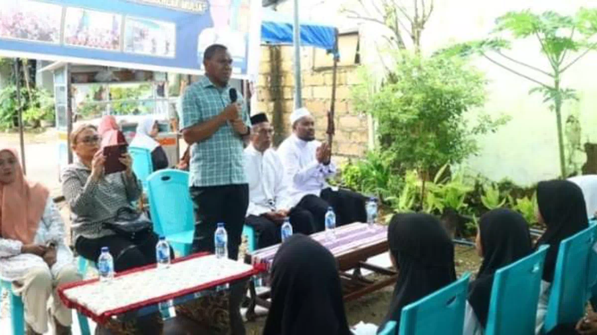 Wagub NTT Johni Asadoma Berbagi Berkah Ramadan di TPA Namosain, Tanamkan Nilai Adab dan Iman pada Generasi Muda