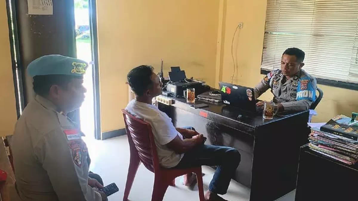 Oknum Polisi Diduga Jadi Bandar Judi di Rumah Duka, Mobil Ditahan Warga di Malaka