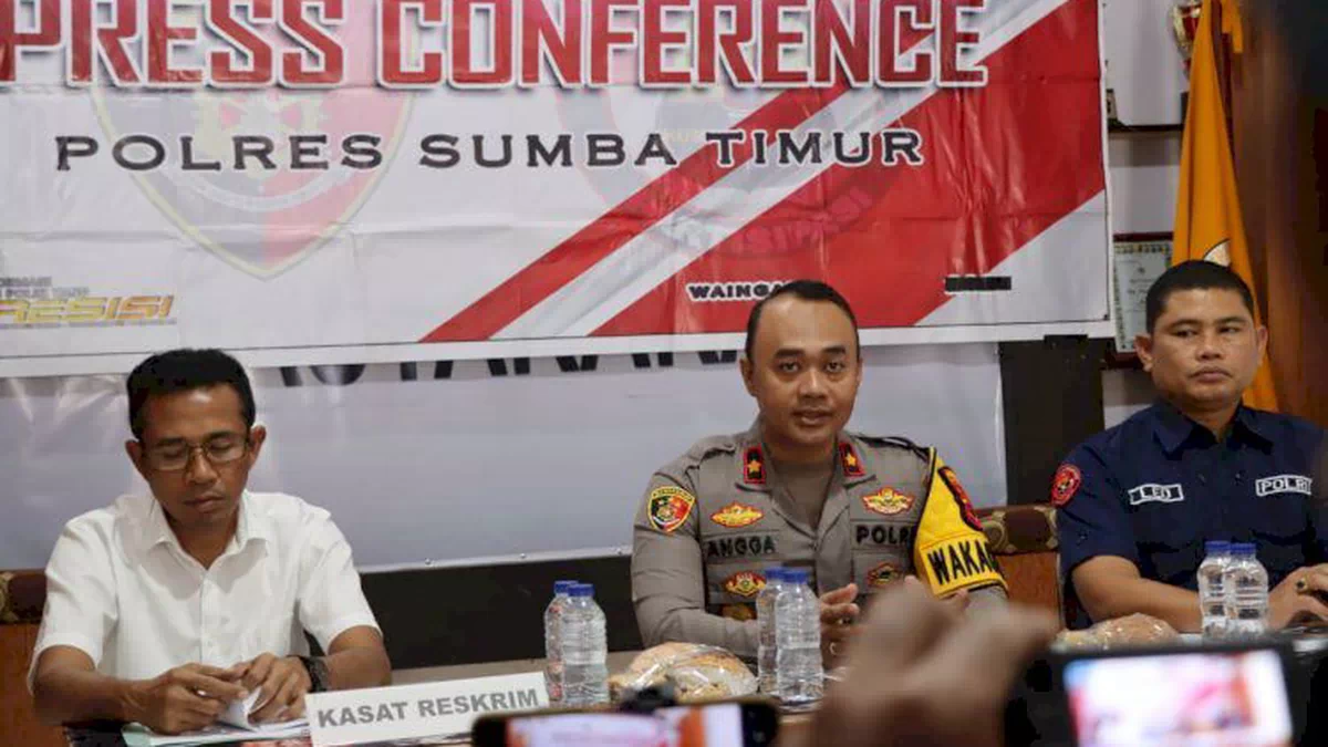Terbongkar,Penumpang Bandara di NTT Bawa Emas Ilegal, Polisi Sita Belasan Keping dan Serbuk