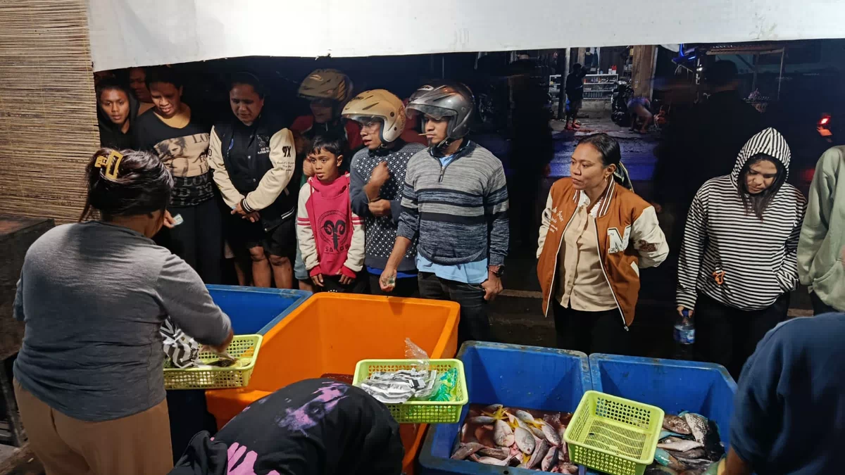 Dapur Ikan Brigadir Raup Apresiasi Warga TTS, Ikan Murah, Lingkungan Bersih dan Ciptakan Lapangan Kerja
