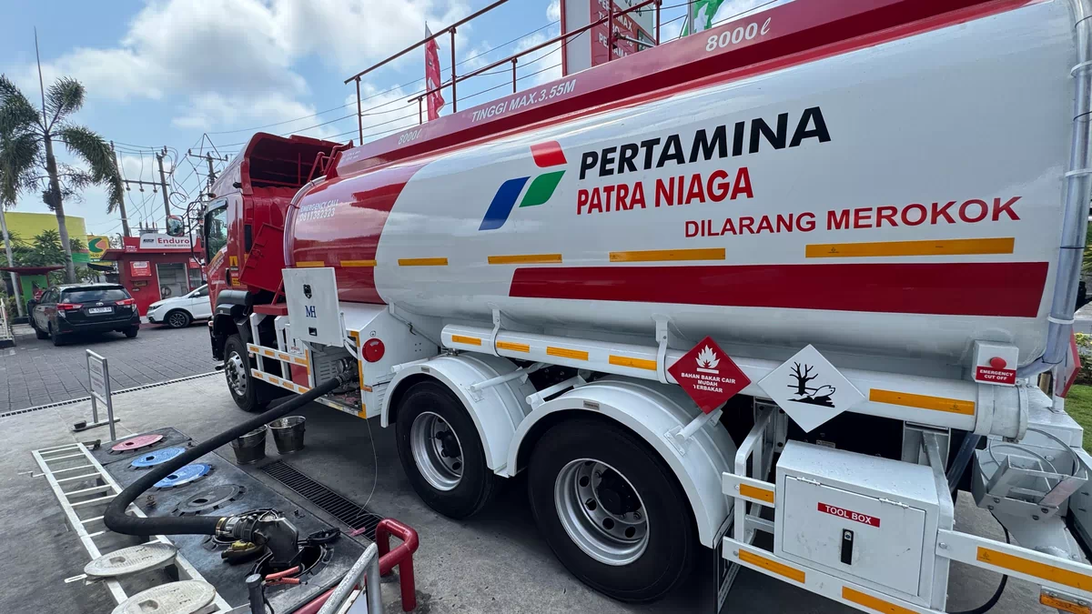 Pertamina Pasok 2.500 KL BBM ke Sumba, Antrean SPBU di Sumba Barat Daya Jadi Perhatian