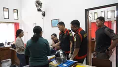 Tim Penyidik Kejari Flores Timur Geledah Kantor BKPSDMD, Amankan 1.297 Barang Bukti Dugaan Korupsi