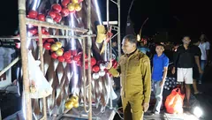 Wagub NTT Jhoni Asadoma Tinjau Lomba Hias Pohon Natal di Jalan El Tari, Angkat Kreativitas Lokal