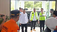 Wagub Johni Asadoma Sampaikan Keluhan Tiket Mahal ke Menhub RI, Dorong Penambahan Kapal dan Peningkatan Pelabuhan Tenau