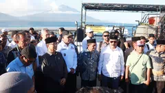Perjuangkan Pulau Terluar NTT, Wagub Johni Asadoma Berhasil Ajak Mendes PDT Kunjungi Tereweng