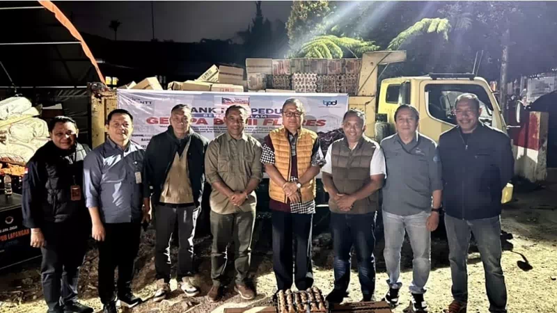 Bank NTT Tetap Peduli Korban Gempa Flores, Salurkan Sembako meski Kantor Ruteng Rusak Parah